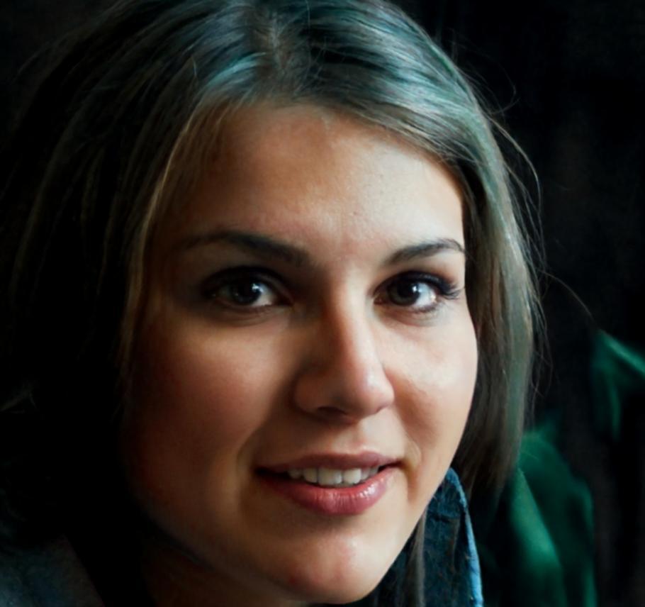 Dr. Sarah Müller, Leitende Finanzanalystin